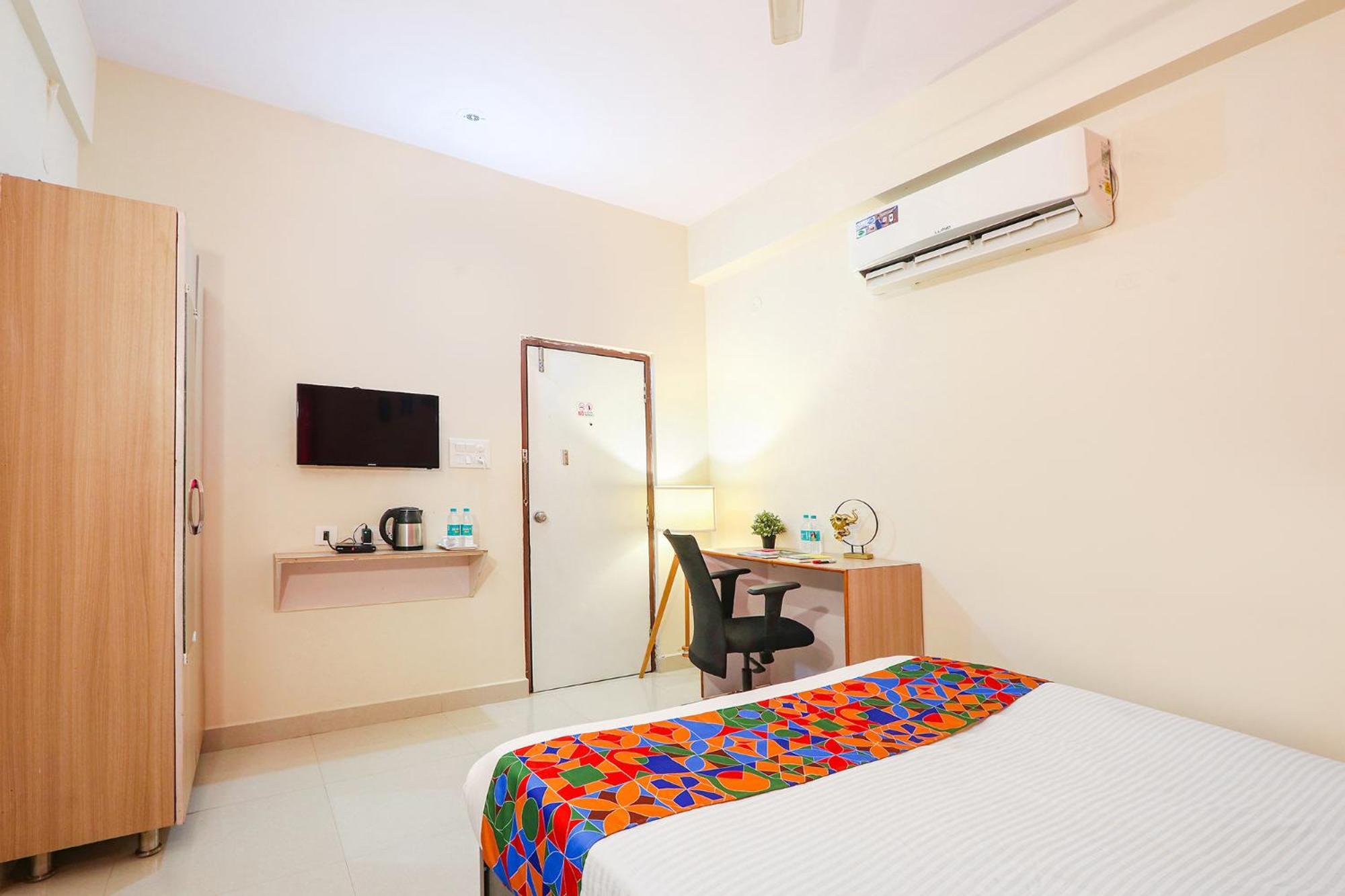 Fabhotel Namaha Suites - Nr Hyderabad International Airport, Shamshabad Bagian luar foto