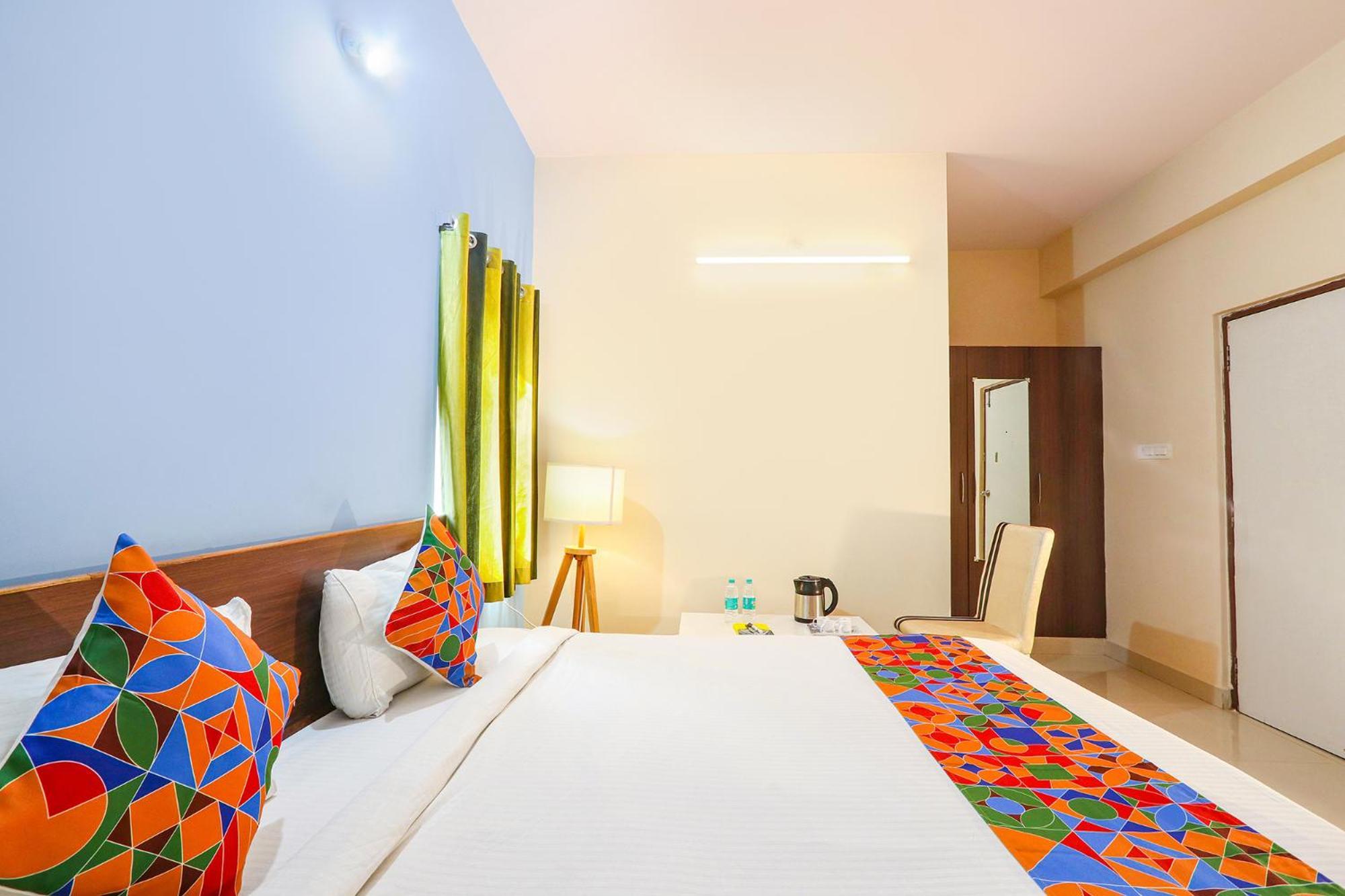 Fabhotel Namaha Suites - Nr Hyderabad International Airport, Shamshabad Bagian luar foto